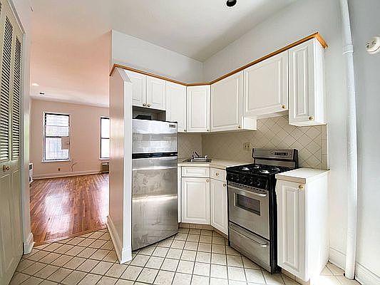 1st image of 328 E 93rd St APT 5A