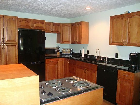 4th image of 11599 Oval Dr E