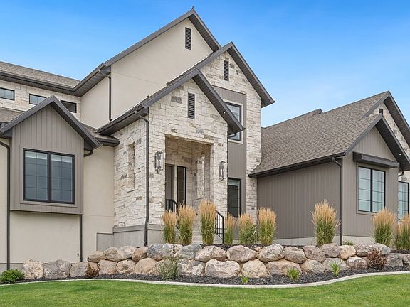 2nd image of 310 S Autumn Blaze Cir