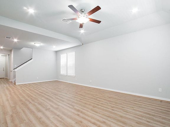5th image of 148 Alicante Ln
