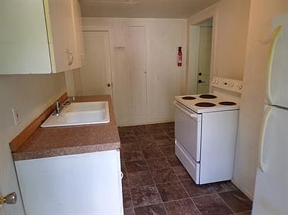 2nd image of 718 N 6th St APT 3
