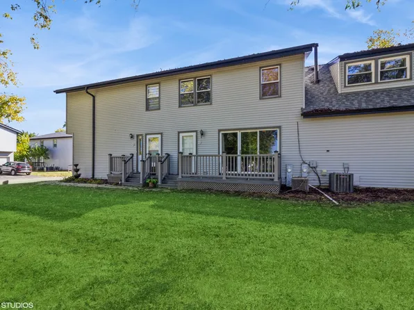1888 Carnation Ct Unit B, Aurora, IL 60506