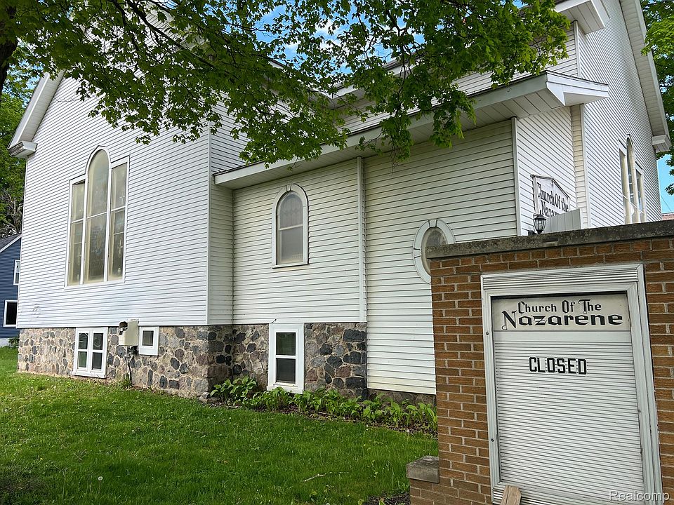 1st image of 404 N Almont Ave