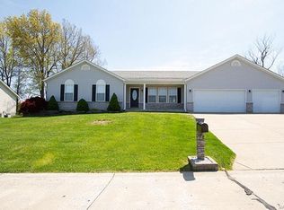 77 Robin Hood Dr, Troy, MO 63379