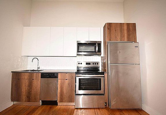 2nd image of 481 Evergreen Ave #2L