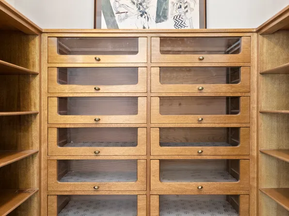 650 Park Avenue image 20 of 34