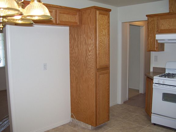 3rd image of 3992 N Woodson Ave
