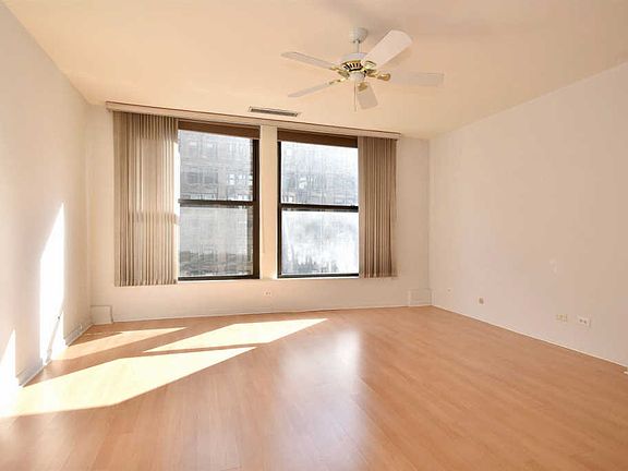 4th image of 431 S Dearborn St APT 1008