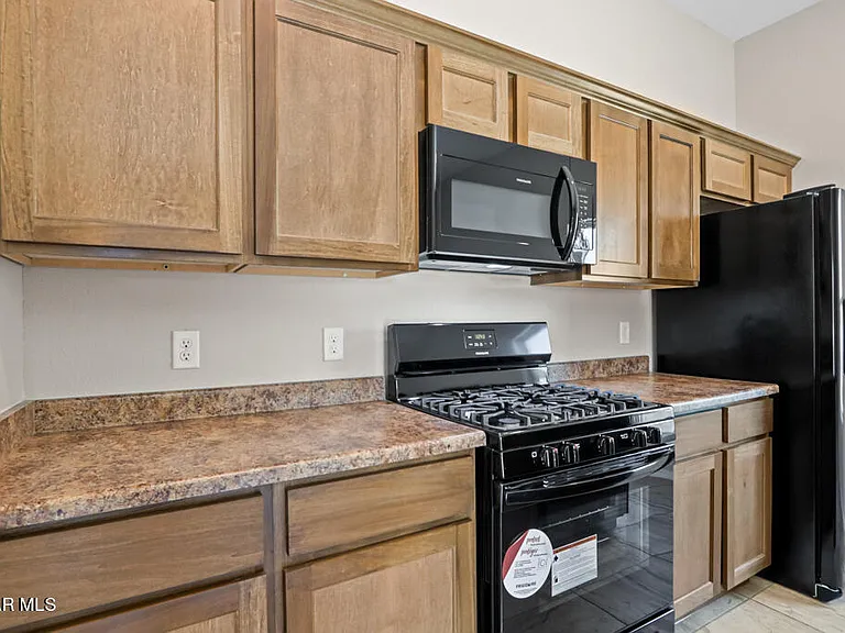 806 Hc Gilbert Minjares Dr #A — Photo 8