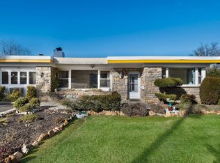 714 Paxon Hollow Rd, Broomall, PA 19008