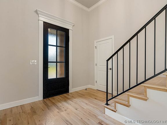 2nd image of 1504 Pinecrest Dr