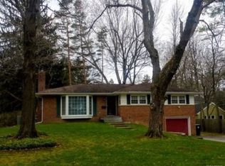 84 N Lincoln Ave, Orchard Park, NY 14127