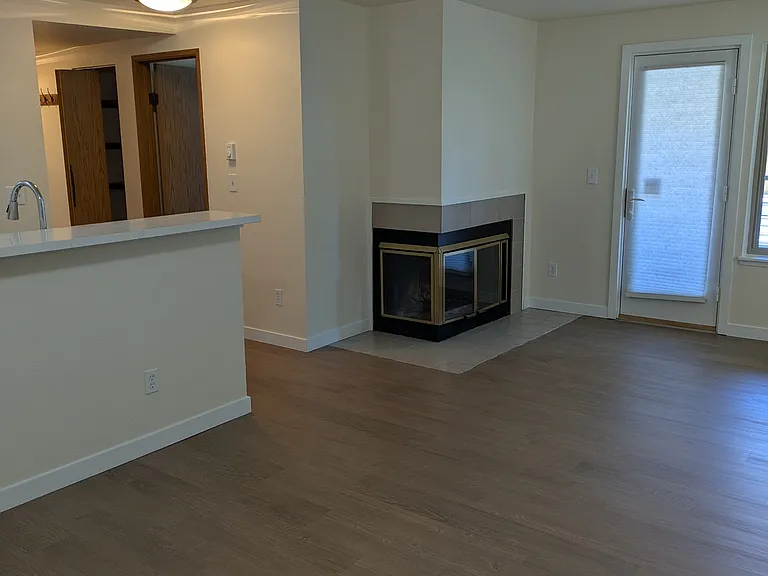 29 Etruria St #B-305 — Photo 10