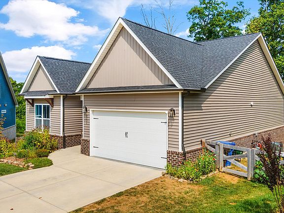 2nd image of 3251 Great Plains Ln