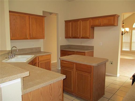 5th image of 6709 Braeview Dr