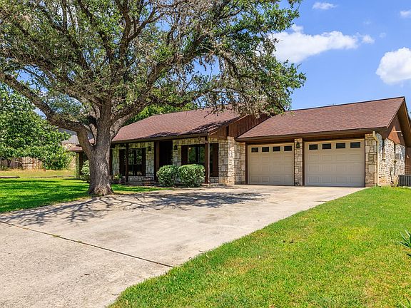 3rd image of 415 Meadow Ridge Dr