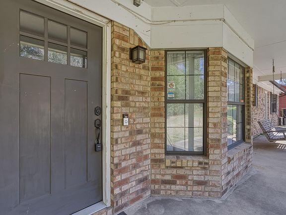 5th image of 799 Violet St