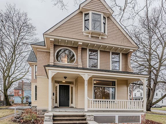 2nd image of 402 S Huron St