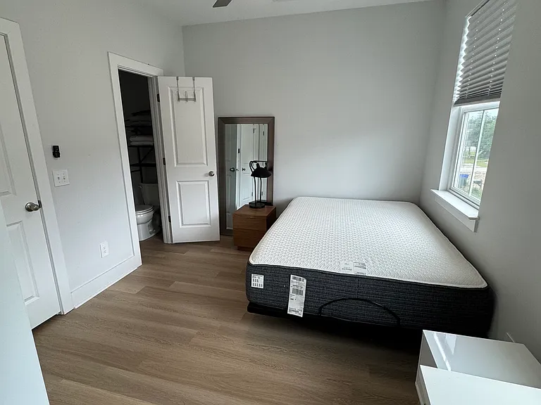 2044 Arbutus Ave — Photo 9