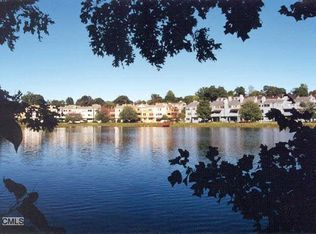 129 Rowayton Woods Dr, Norwalk, CT 06854
