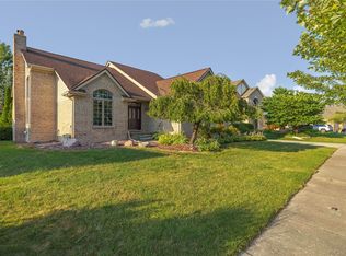 13987 Glenwood Dr, Shelby Township, MI