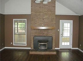 5th image of 815 Ridgeview Dr