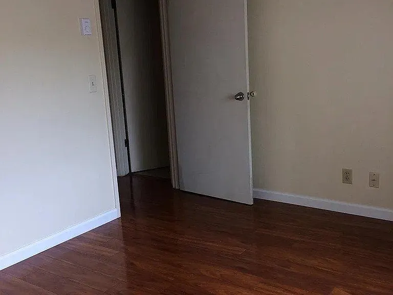 548 Mills Way — Photo 2