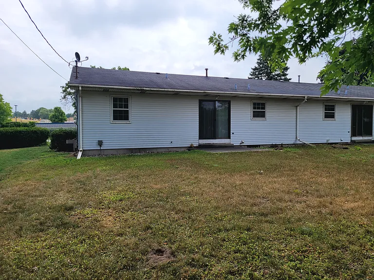 2 bed, 1.0 bath, $1,400 — Photo 6