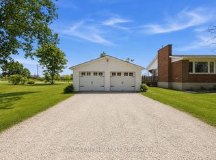1933 Plank Rd, Saint Clair, ON N7T 7H5