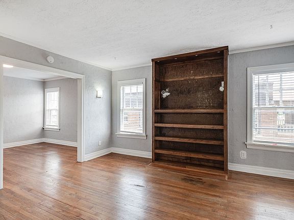 3rd image of 817 East Dr #1/2