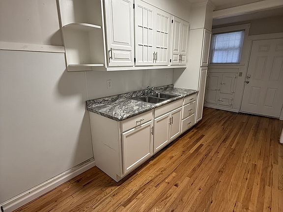 5th image of 853 Barnett Ave #1W
