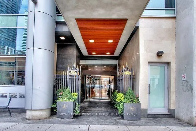 375 King St W #LPH3403 — Photo 2