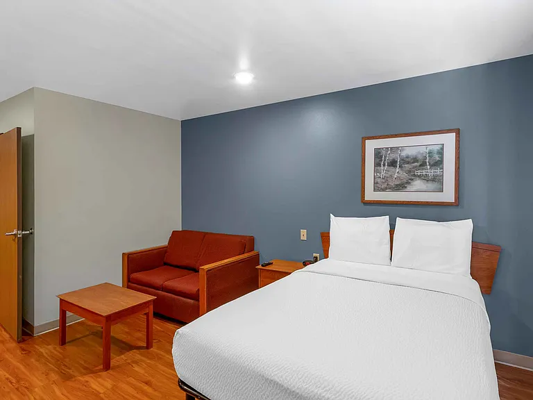 Deluxe Studio - 1 Full Bed