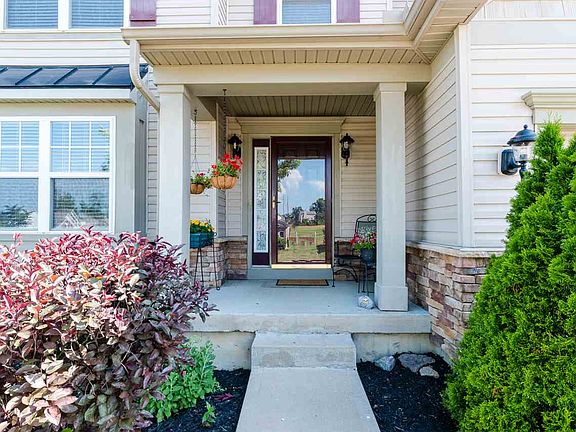 3rd image of 2724 Pebble Creek Way