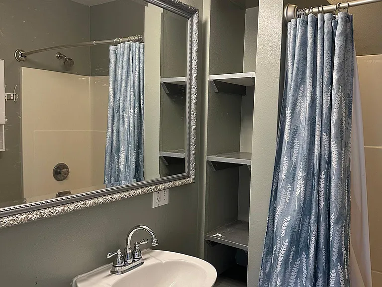 1008 W Park St — Photo 6