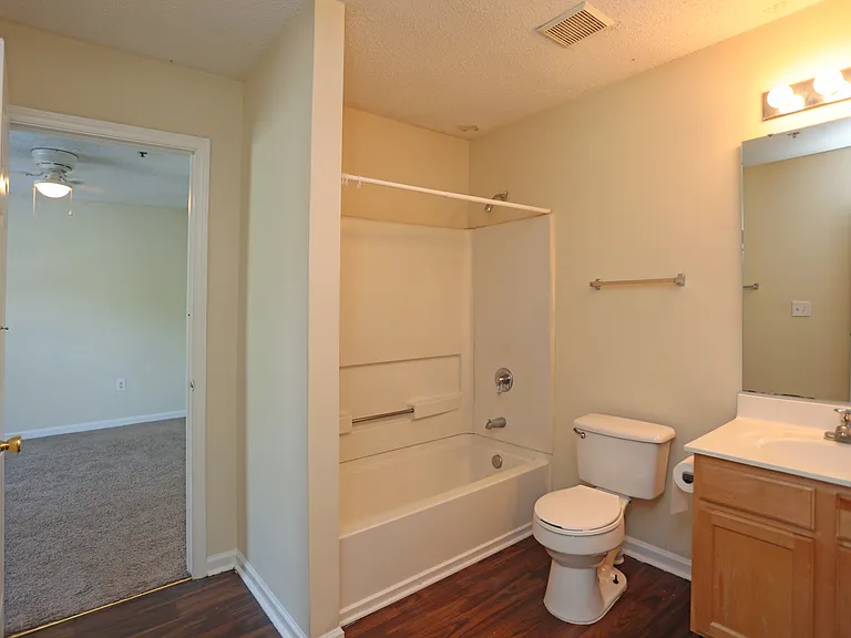 Reynolds Place Apartments — Photo 75