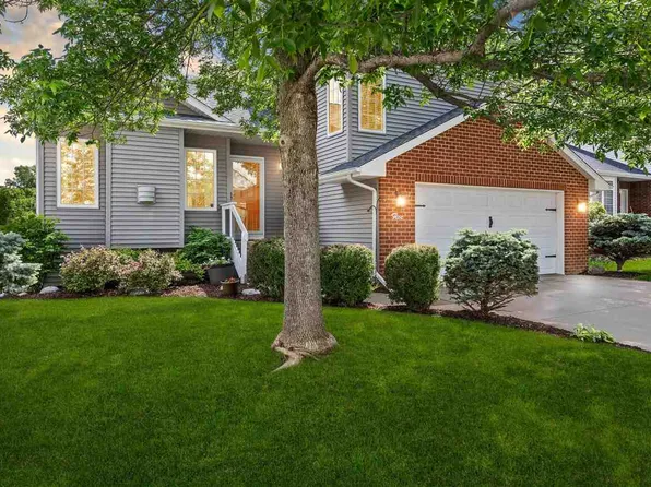 5 Ambrose Ct, Coralville, IA 52241