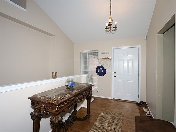 3rd image of 1517 Skye Dr