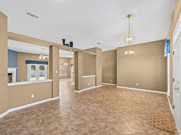 4th image of 4879 Laurel Oak Dr