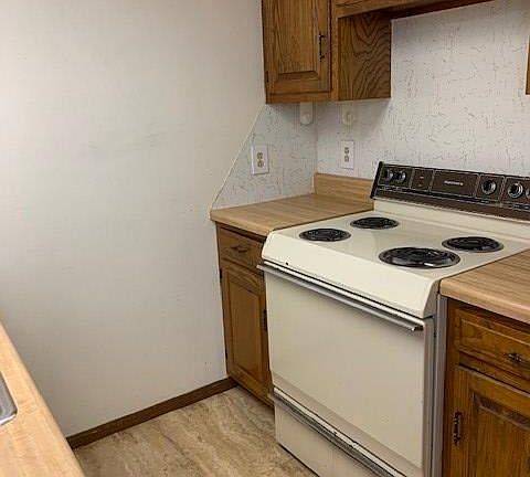 2nd image of 1506 S Joplin St