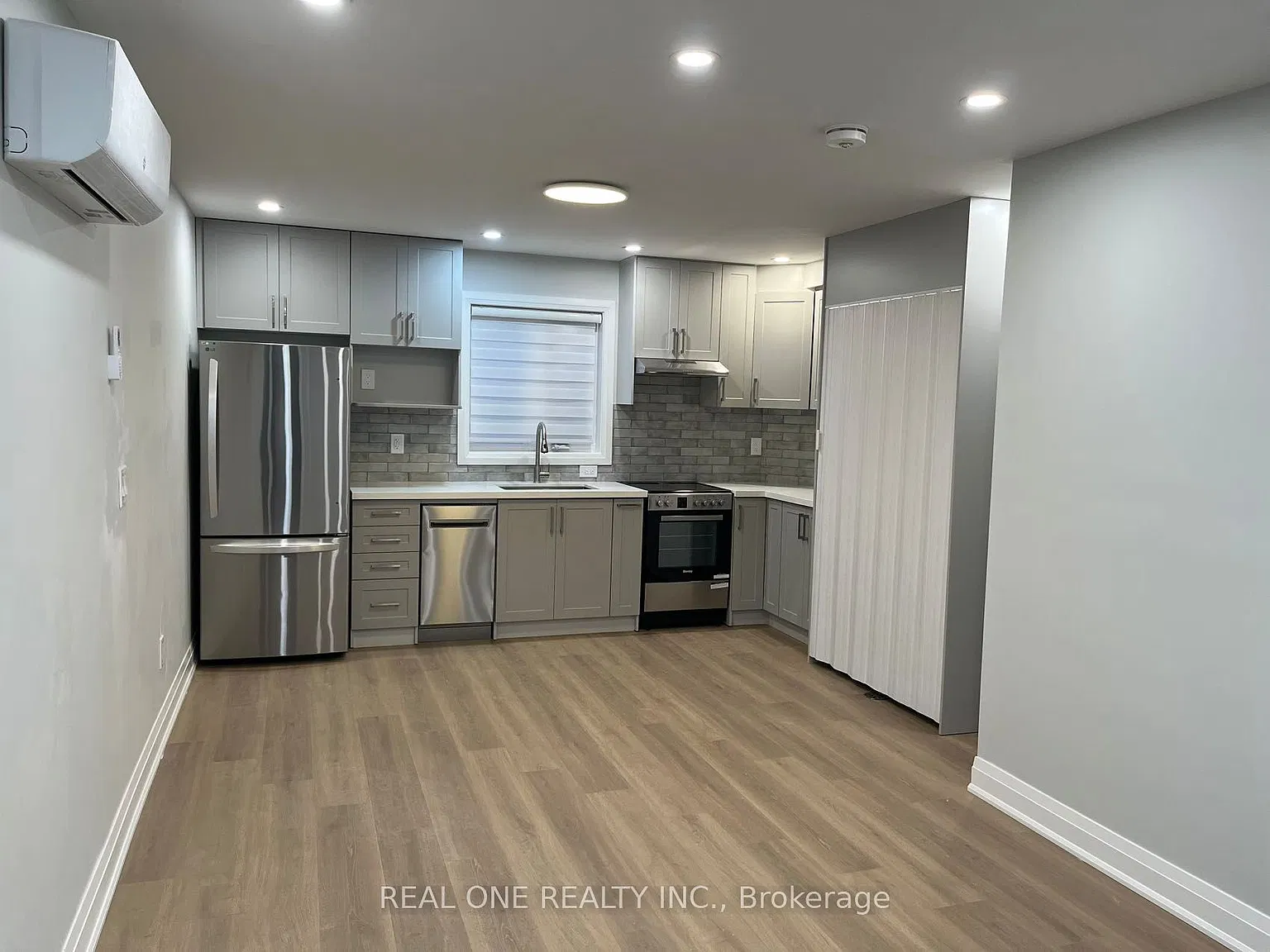 2 bed, $2,600 — Photo 4