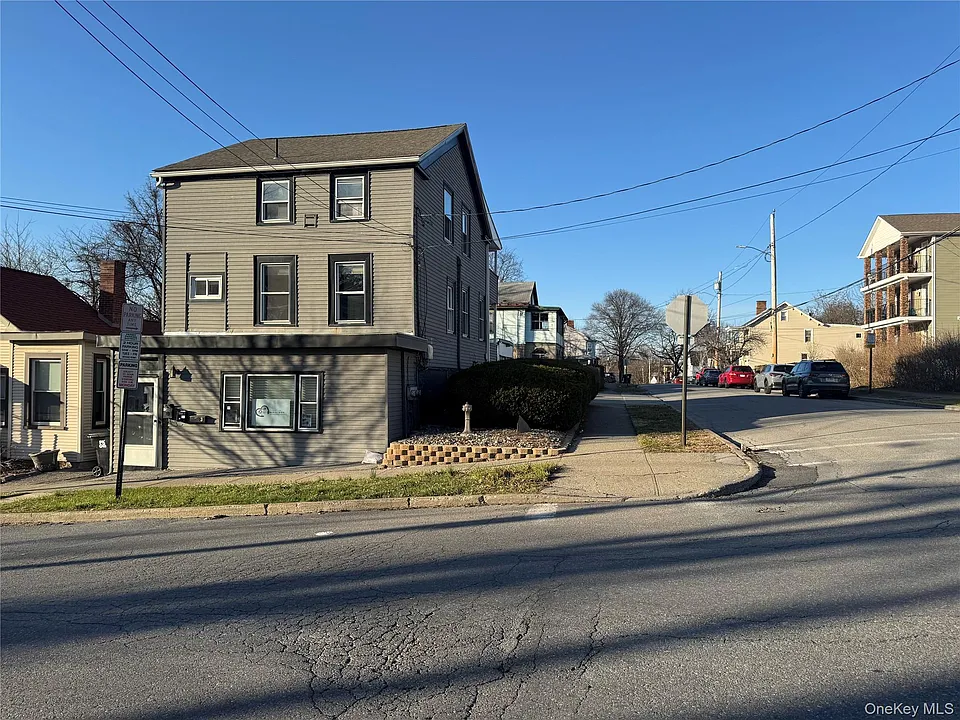 34 Hoffman St #3