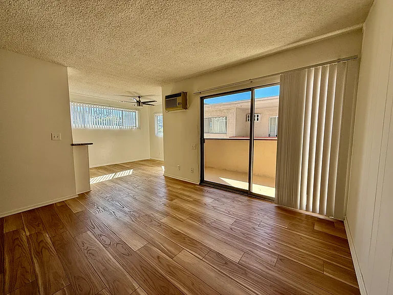 Vine Street Apartments — Photo 51