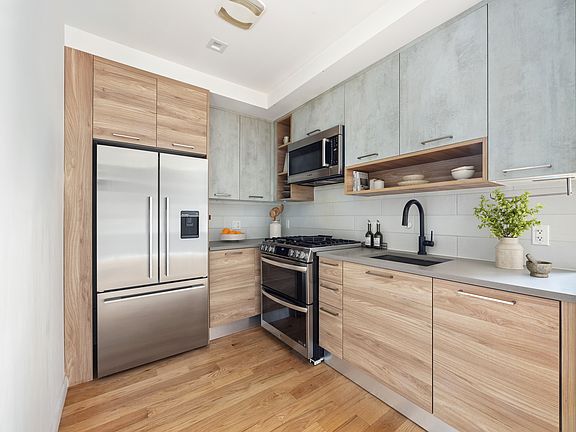 4th image of 55 Maspeth Ave #5R