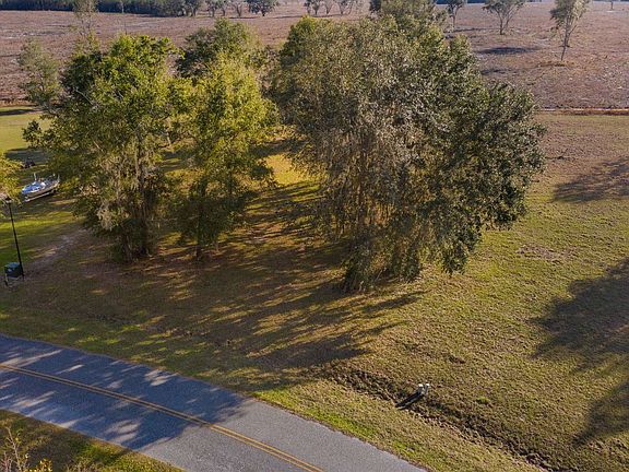 3rd image of 138 SW Pinehurst Dr