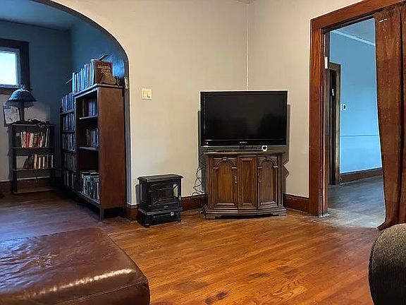 5th image of 31 Glenwood St #2
