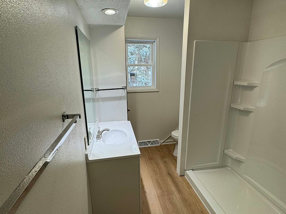 Updated main level bath