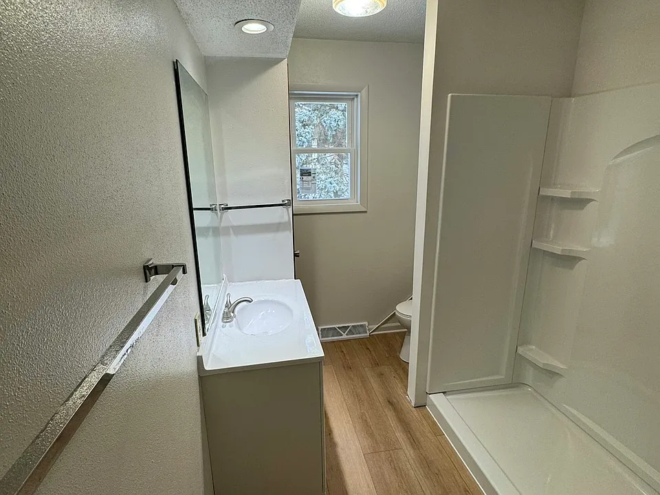 Updated main level bath