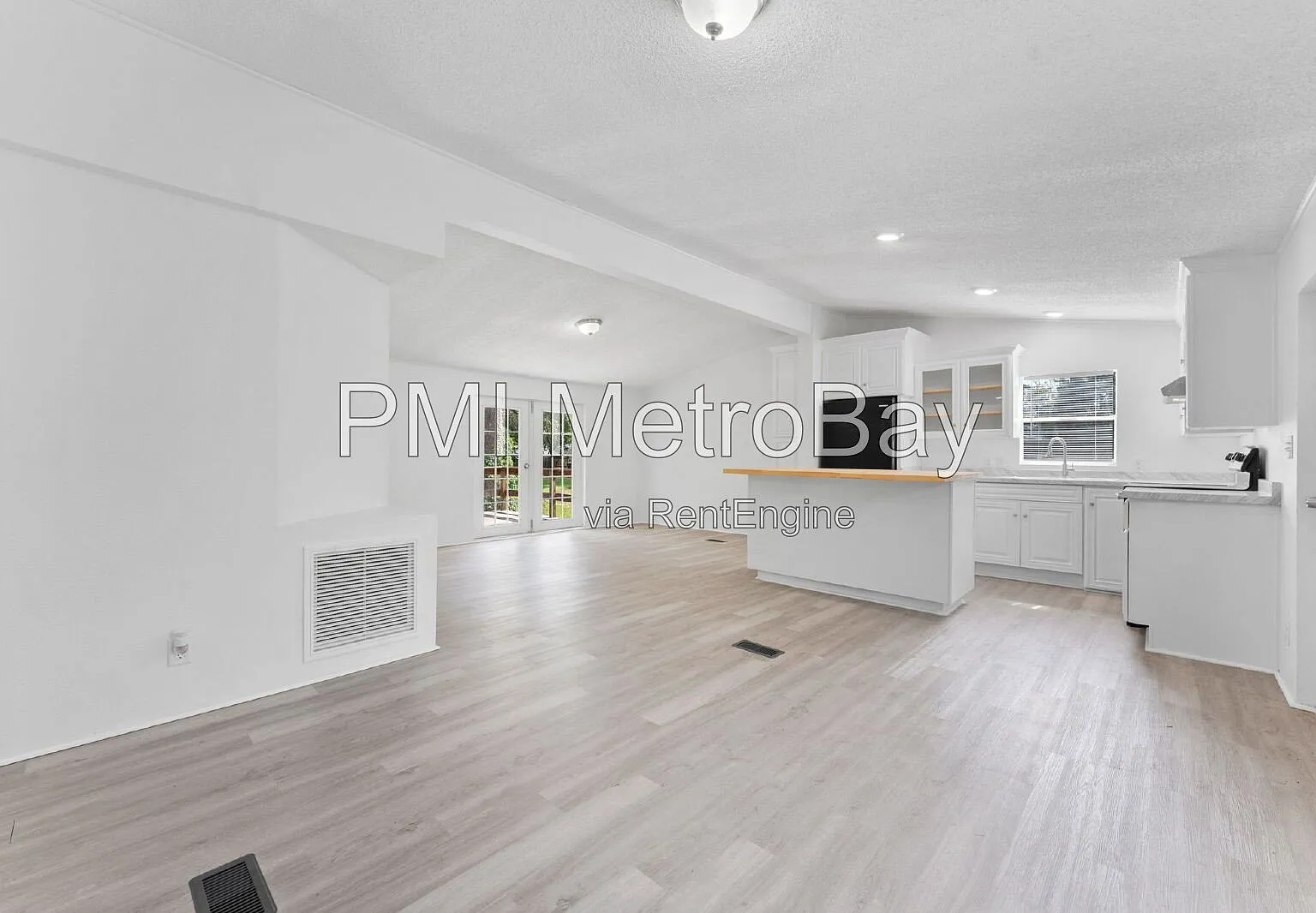 2 bed, 2.0 bath, 1056 sqft, $1,500 — Photo 2