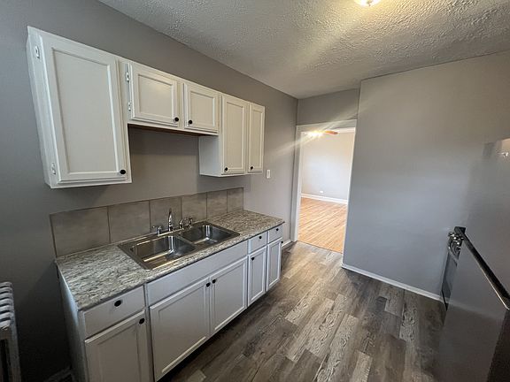 4th image of 1643 E 74th Pl #1645-3